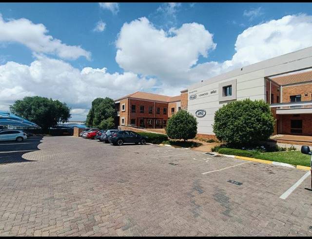 BUSINESS PROPERTY TO RENT IN CONSTANTIA KLOOF